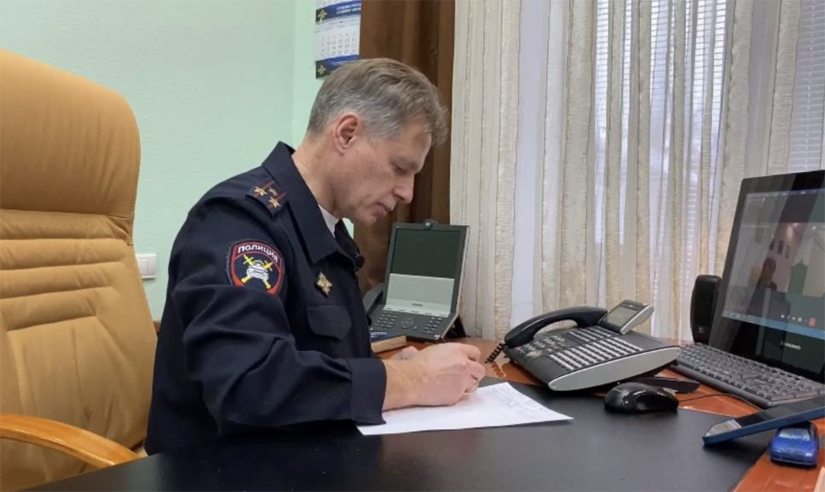 Начальник региональной Госавтоинспекции полковник полиции Юрий Некрасов  провел прямую телефонную линию | 26.12.2022 | Самара - БезФормата