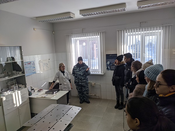 В Самаре учащиеся посетили Центр кинологической службы областного главка полиции