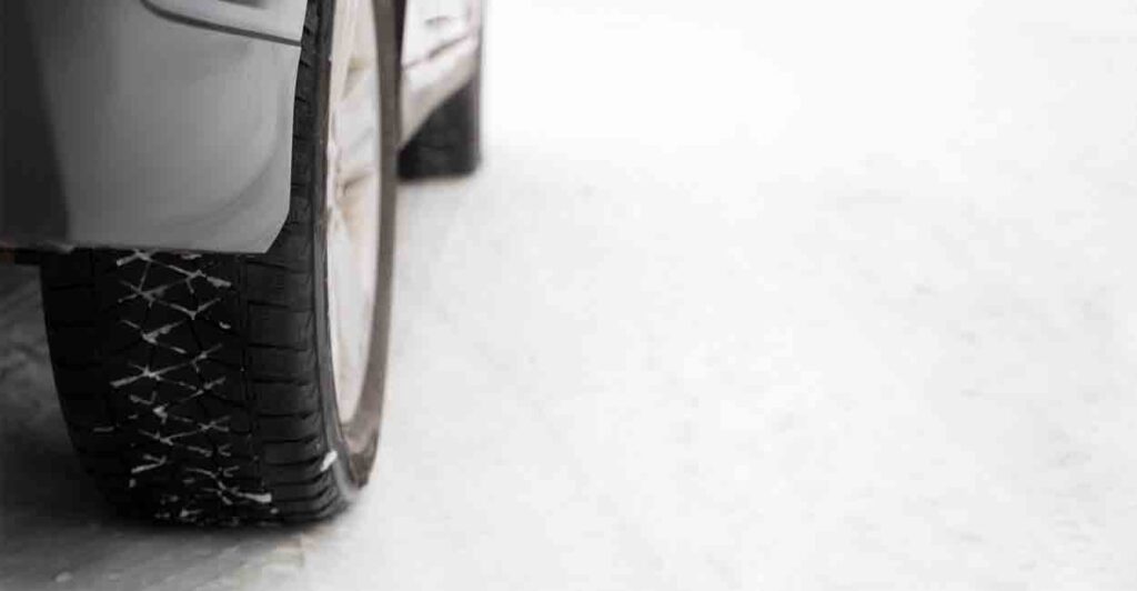 ГИБДД сообщило, что менять зимнюю резину на авто можно с сентября по ноябрь