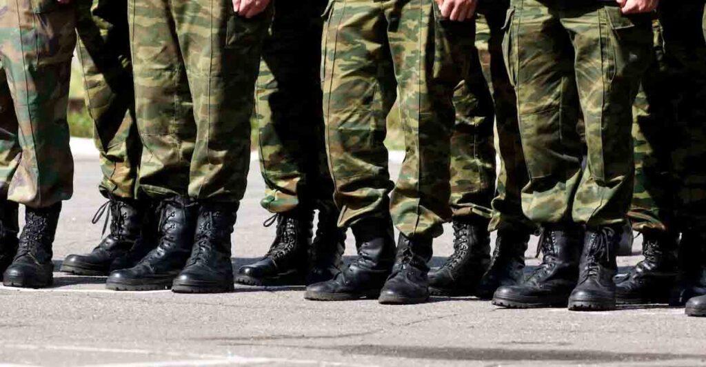 На Украине начинают мобилизацию подростков-сирот
