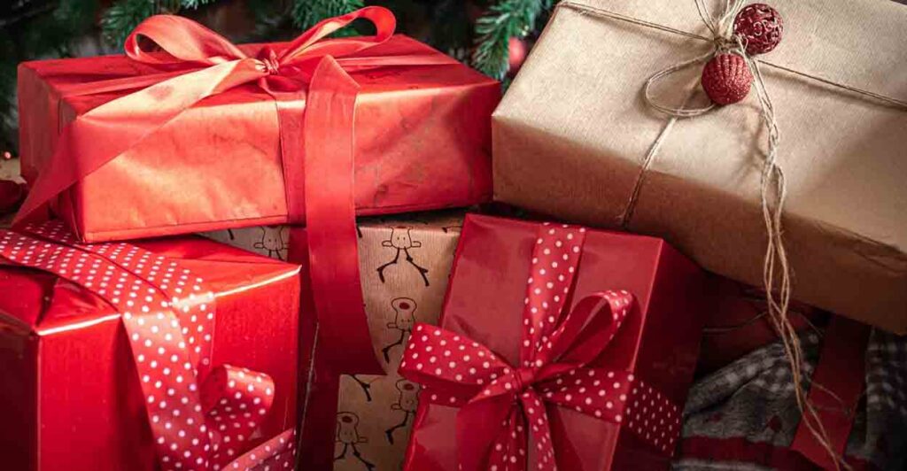 Самарцы в среднем готовы потратить на новогодние подарки 13 500 рублей