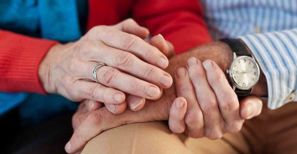 Указ подписан: пенсионеров, проживших более 60 лет в браке, с 7 января ждет сюрприз