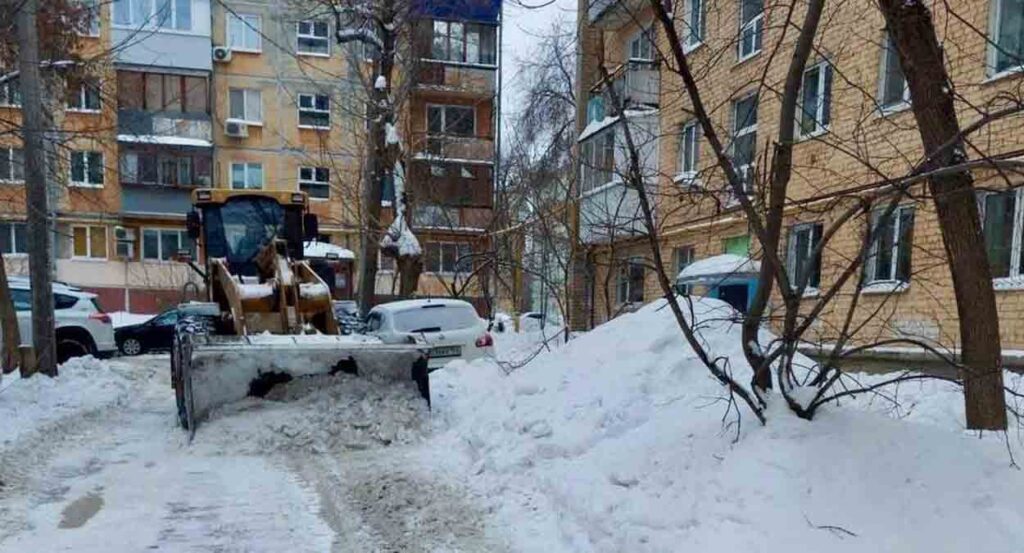 Снежные подарки последнего месяца зимы: в феврале с улиц Самары вывезли уже более 89 тысячи тонн снега