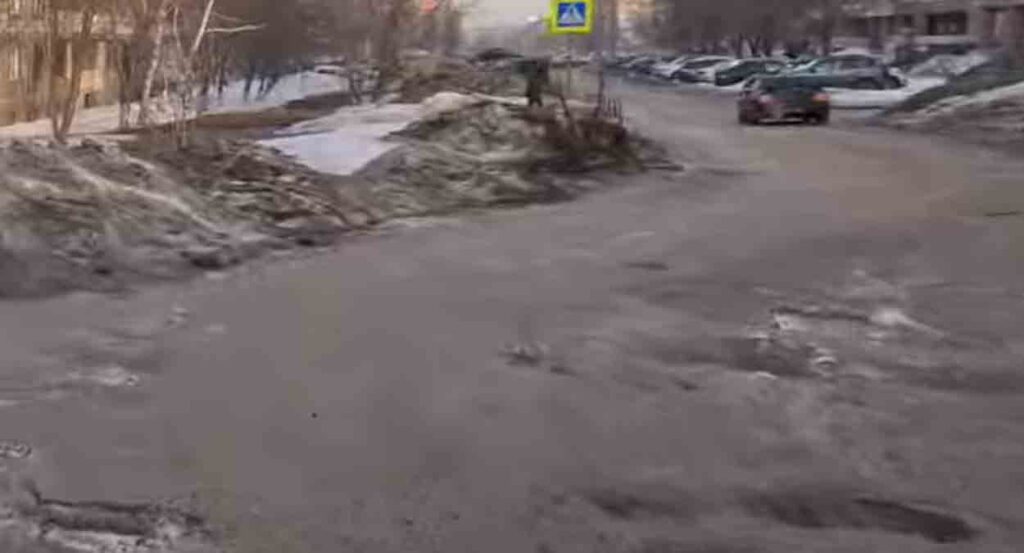 В Сети появилось видео самой разбитой дороги в Самаре