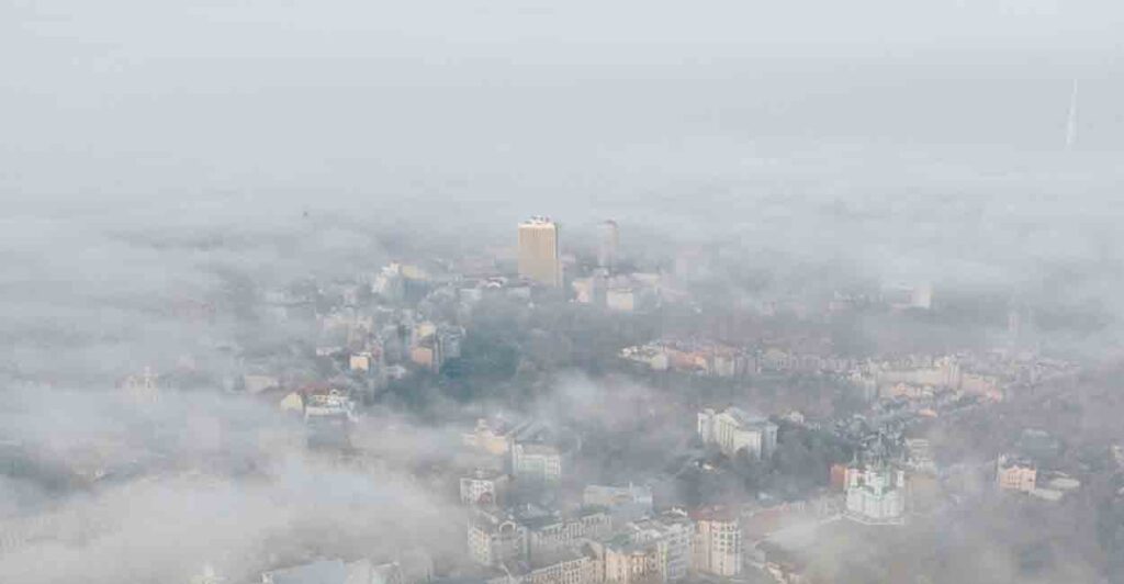 Регион погрузится в туман: в Самарской области ввели «режим черного неба»