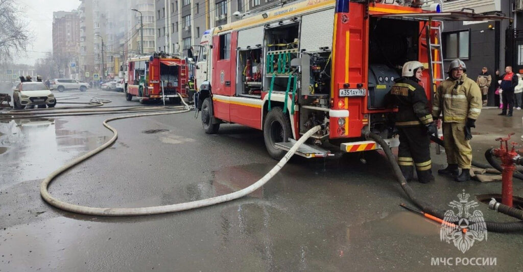 В Самаре на улице Буянова при пожаре спасли человека