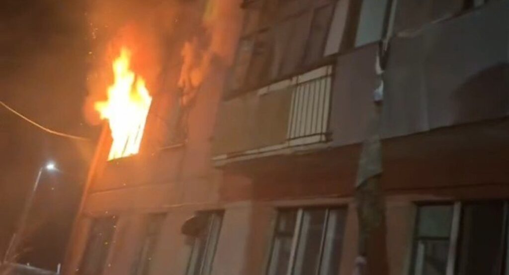 В городе Нефтегорск Самарской области на пожаре погибли два человека