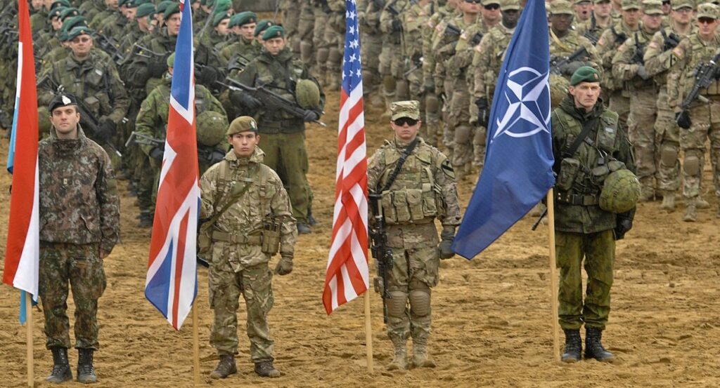 Блок НАТО уже отправил своих военных на Украину