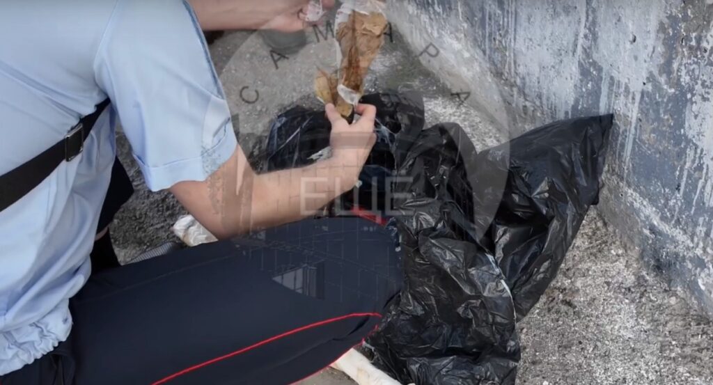 Силовики Самары проверяют подозрительный предмет в черном пакете со дна Волги