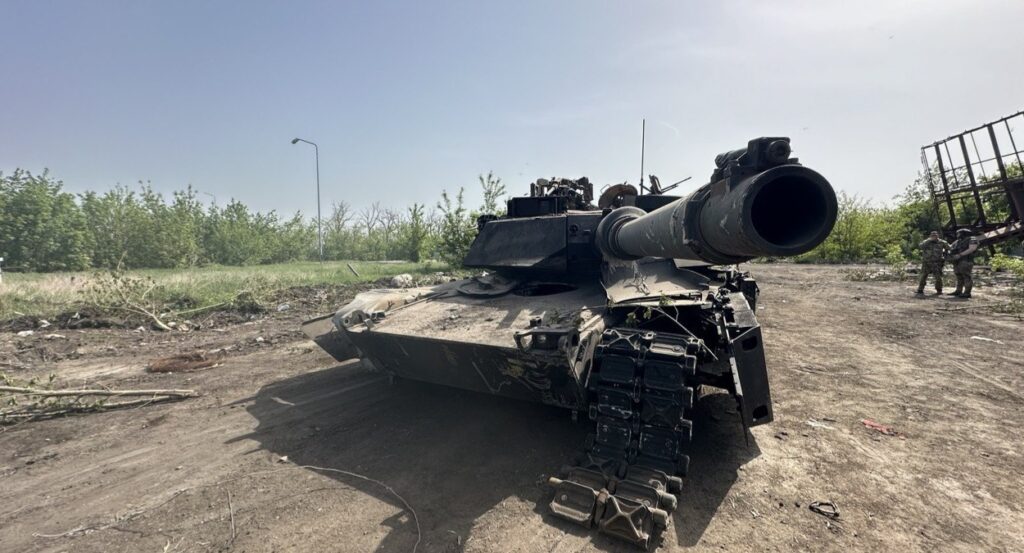 Герой РФ Баксикоф заявил, что Abrams и Leopard вязнут в жирной почве Украины