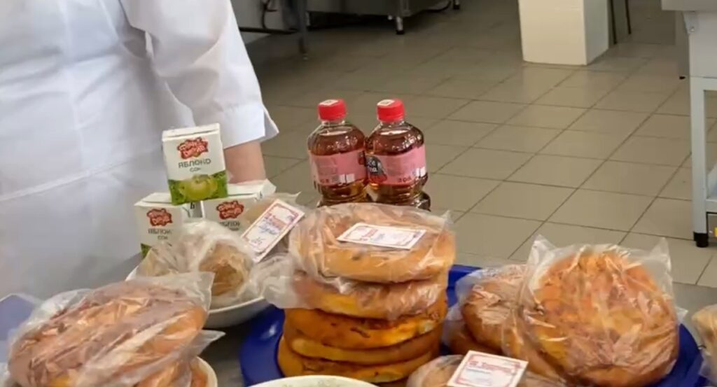 Учащиеся самарской школы №29 рассказали члену ОП РФ о качестве питания