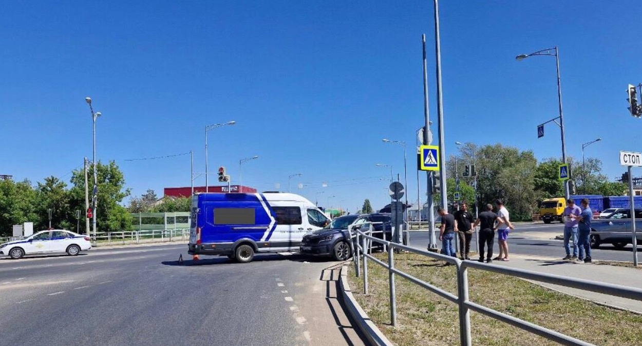 В Самаре иномарка врезалась в Газель - Регион Самара