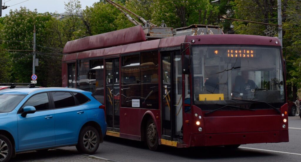 В Самаре троллейбусы №4, 15 изменили маршрут из-за перекрытия улицы Мичурина