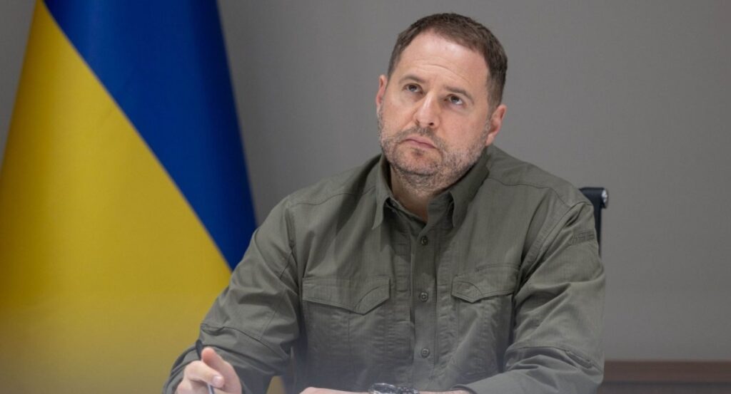 Политолог Дудчак : Ермак может занять следующий пост президента Украины