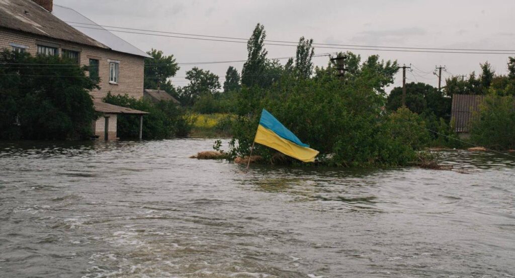 «Страна»: украинские водители бросают большегрузы за рубежом и бегут в Европу