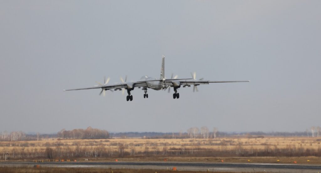 Российские самолеты А-100: ключевой элемент обороны при ядерной угрозе