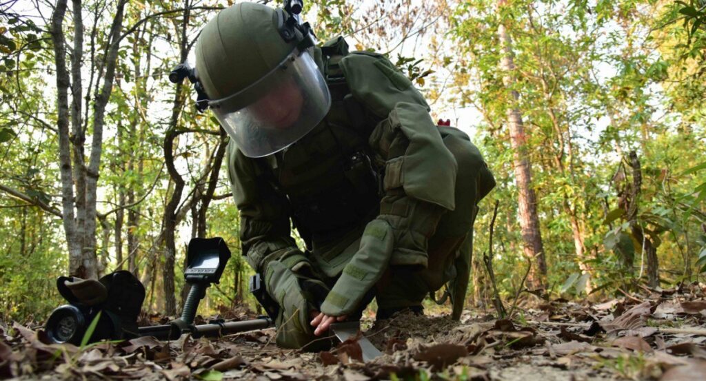 РИАН: поражающие саперов шведские магнитные мины появились в зоне СВО