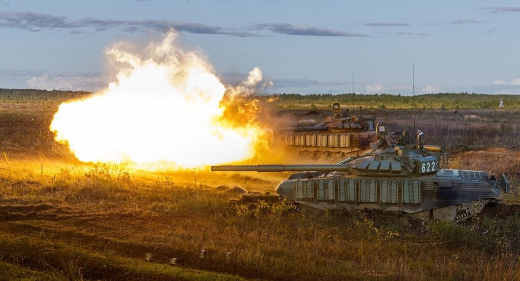 Военный эксперт Матвийчук: Т-90М выдержал два попадания БПЛА благодаря броне