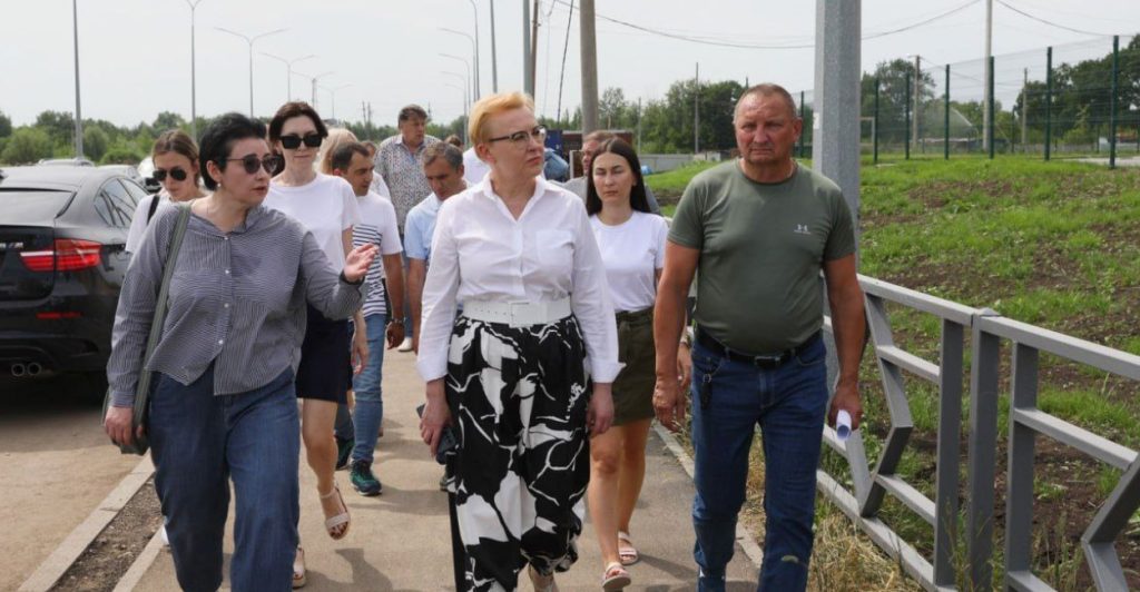 Лапушкина поручила подготовить территорию новой школы в Волгаре к 1 сентября