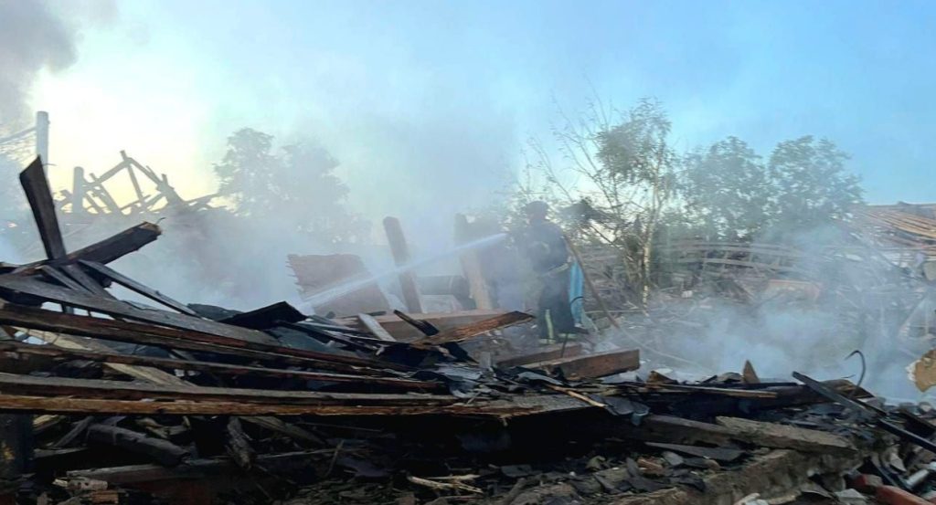 Ночной удар авиабомбой ОДАБ-1500 в Глушково уничтожил 8 домов с ВСУ