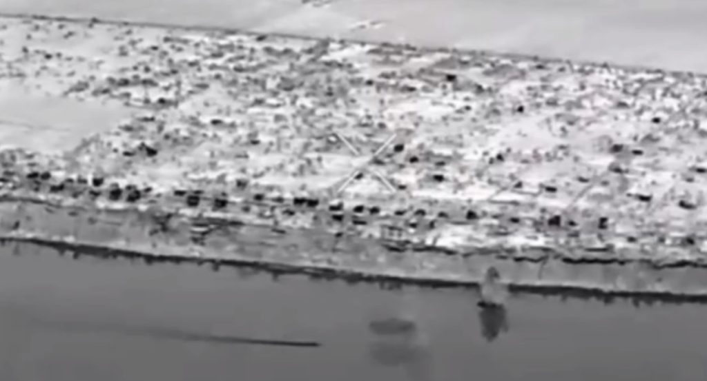 Артиллеристы РФ уничтожили лодку с морпехами ВСУ точным попаданием