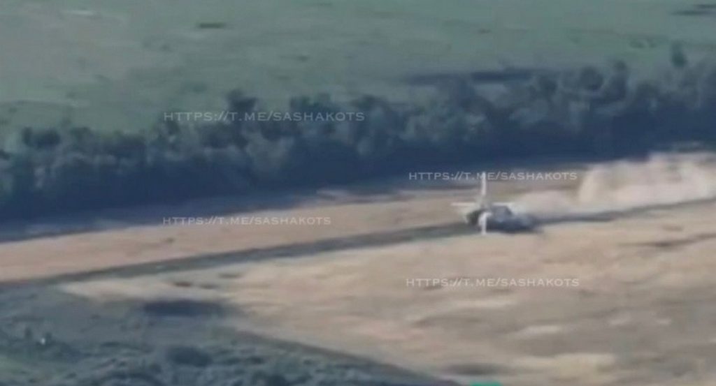 Опубликовано видео работы российского танка под градом из дронов ВСУ