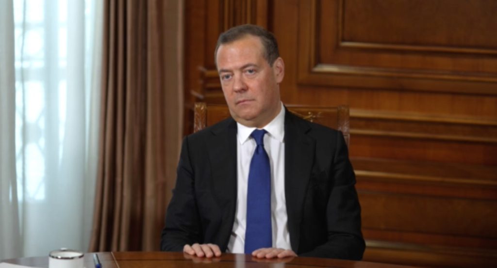 Дмитрий Медведев призвал США к переоценке событий на Украине
