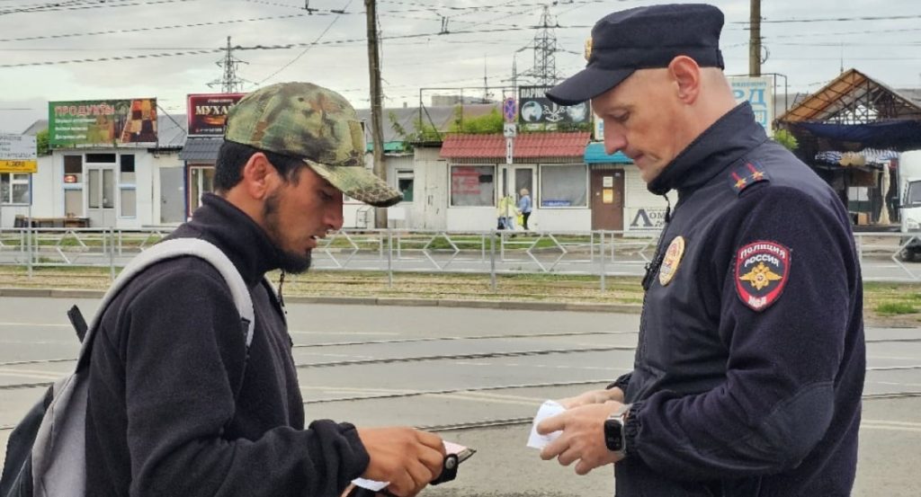 Пятеро самарцев помогали мигрантам незаконно сдавать экзамены