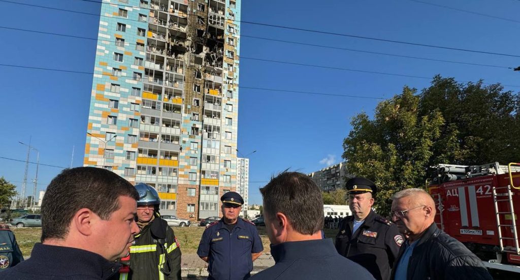 Воробьев опубликовал фото поврежденной при атаке дрона многоэтажки в Раменском