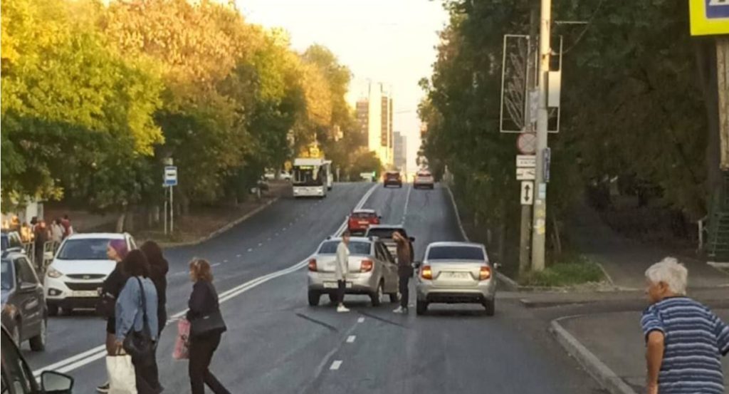 На проспекте Кирова в Самаре собралась огромная пробка