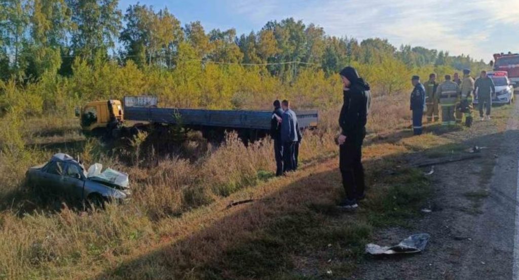 На трассе под Самарой водитель погиб в ДТП с двумя «Приорами» и «КАМАЗом»