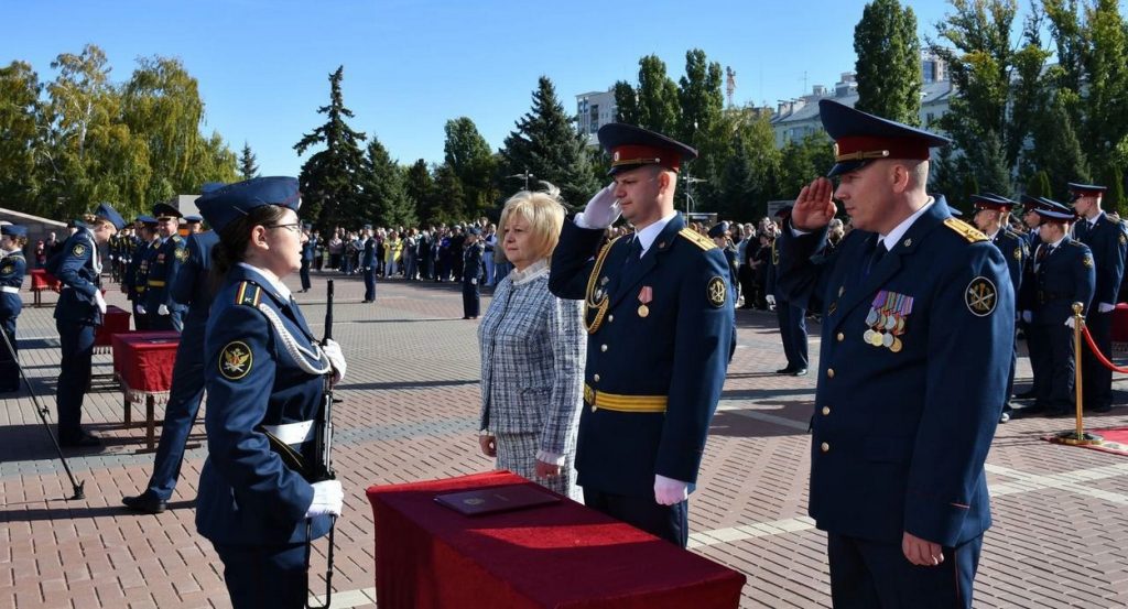 В Самаре на площади Славы первокурсники УИС приняли присягу