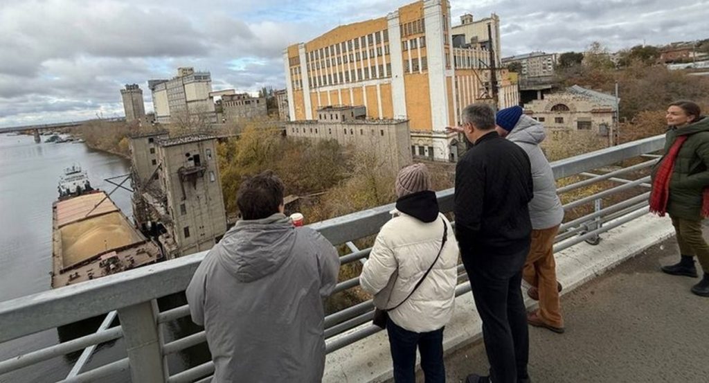 Врио главы Самары прогулялся с градозащитниками по историческому центру города