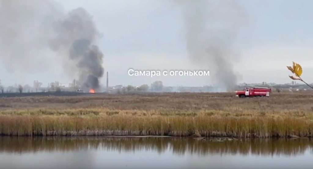 МЧС ликвидировало пожар на полях между Самарой и Новокуйбышевском