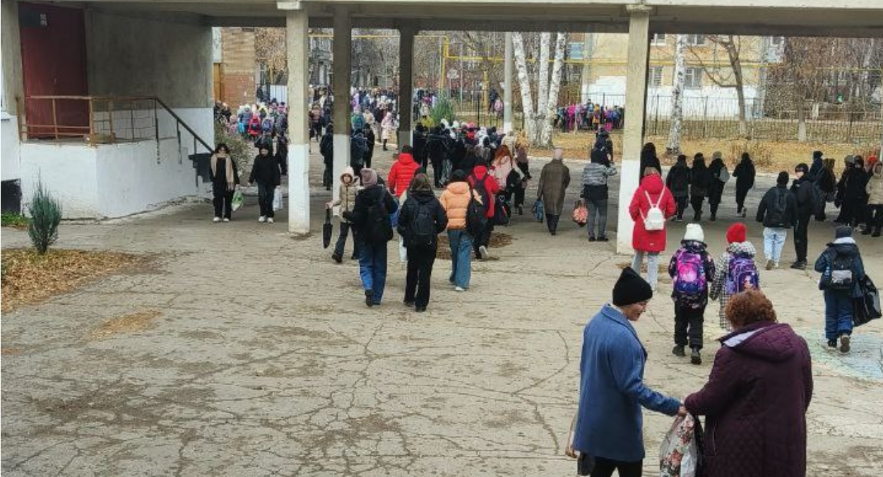 В Самаре была проведена массовая эвакуация детей в школах - Регион Самара