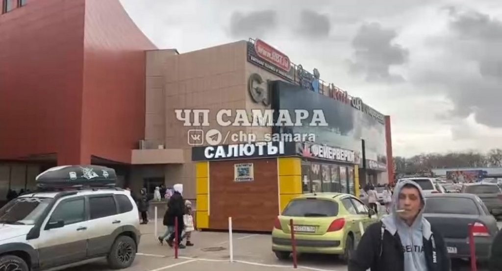 В Самаре из ТЦ Letout эвакуировали 300 человек из-за пригоревшей еды