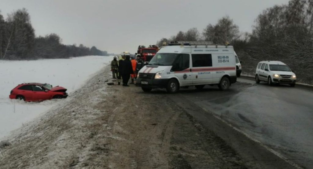 На трассе М-5 под Самарой в результате массового ДТП погибли три человека