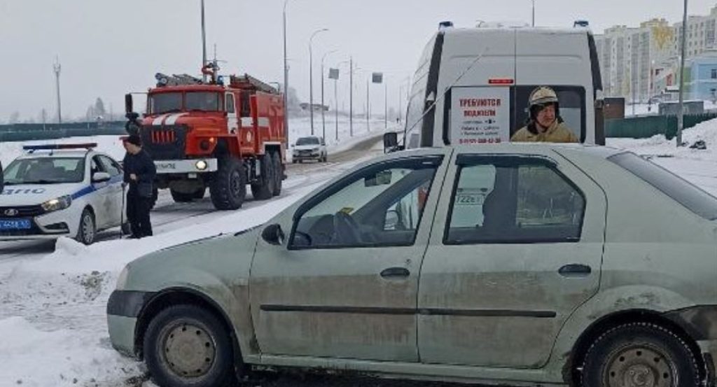 Под Самарой 30 декабря лоб в лоб столкнулись две легковушки, есть пострадавшие