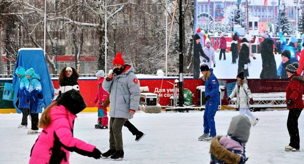 В Самаре открылся новогодний городок на площади Куйбышева