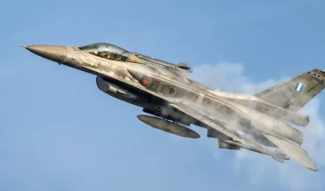 «АиФ»: США могли умышленно не спасти F-16 от удара С-400