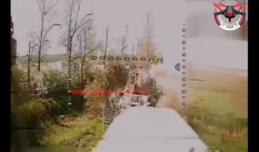 На видео сняли, как ВСУ теряют один из своих последних БТР-4