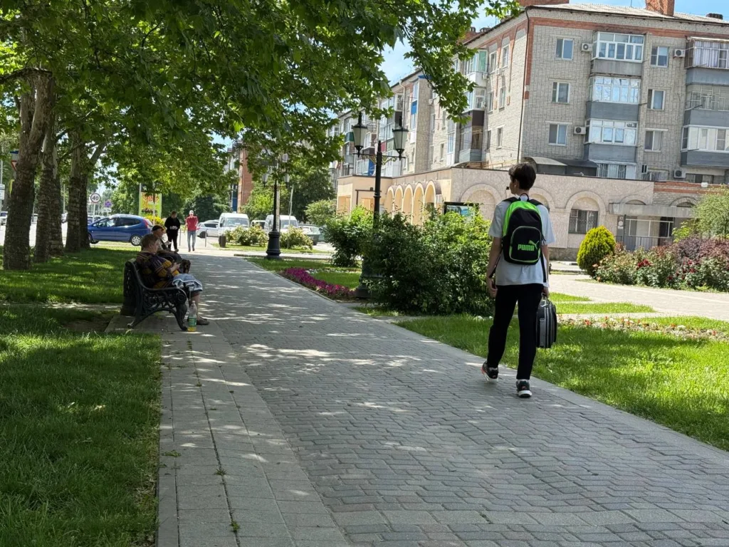 Люди засмеют: в этом слове нет буквы «З», но каждый второй ее всегда вставляет