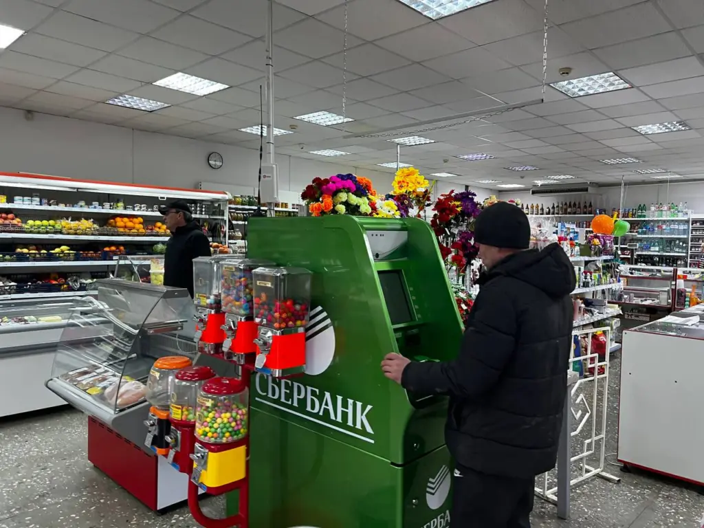 Снять наличные в банкомате больше не сможете: новый закон вступил в силу с 16 июня