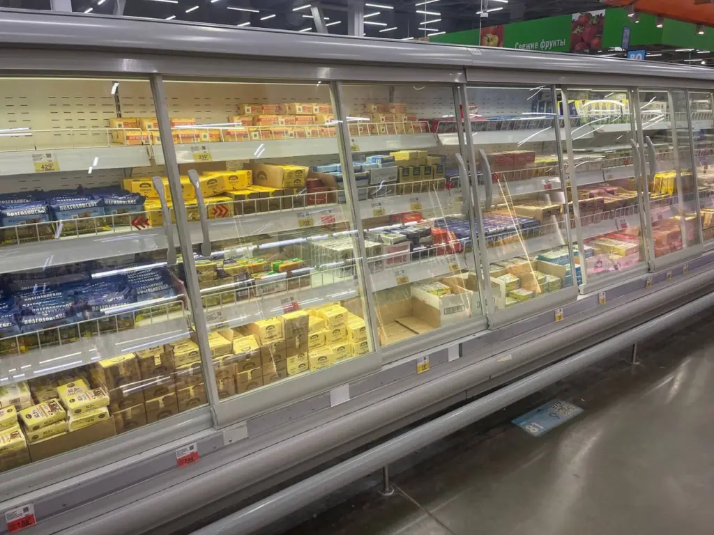 Смело берите по 5 брикетов, там только 100% сливки и ноль пальмы — Роскачество назвало россиянам лучшие бренды сливочного масла