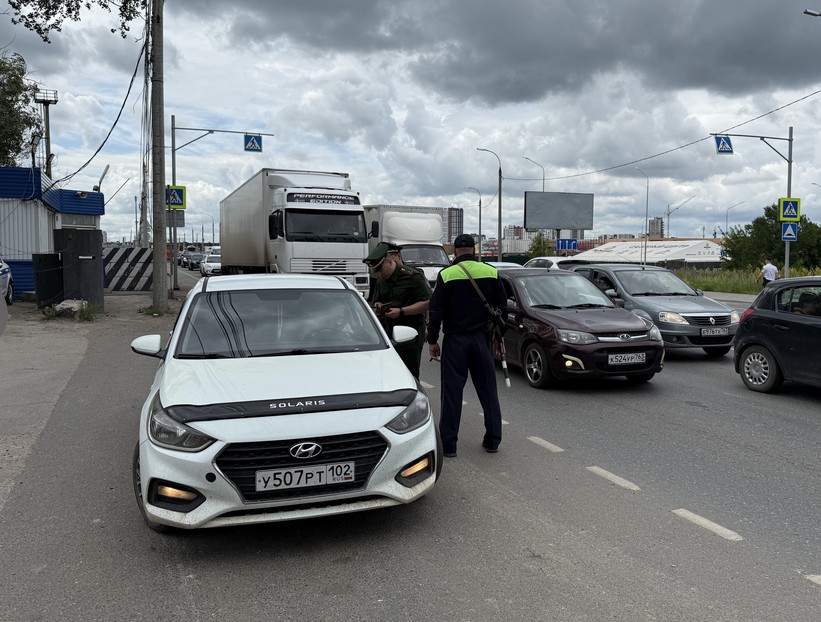 7 мигрантов в Самаре направили в военкомат после проверки водителей на дорогах