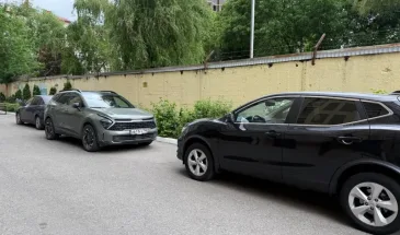 Какое давление в шинах выбрать летом: эксперты назвали оптимальные показатели — управляемость станет лучше и снизится износ