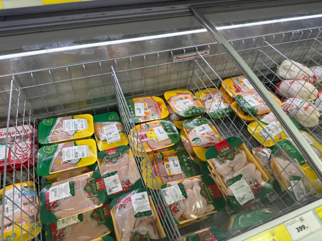 Бабушка научила удалять вредную «химию» из покупной курицы — все гораздо проще, чем вам кажется