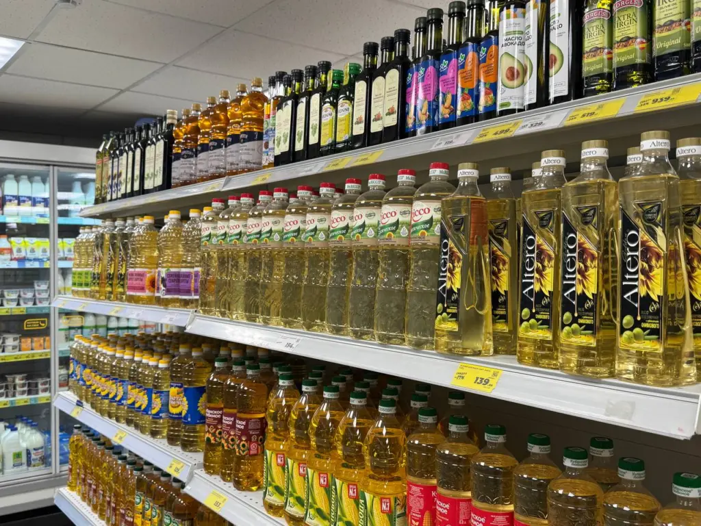Смело берите по 2 бутылки: эксперты Роскачества опубликовали список лучших марок подсолнечного масла