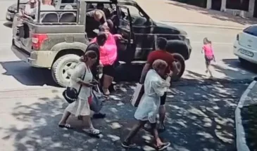 В Кабардинке автобус сбил 4-летнюю девочку: ребёнок выбежал на дорогу