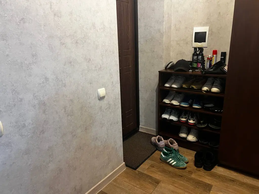 Простой способ освежить обувь за копейки: утром добавила в ботинок — к вечеру все сухо и нет жуткого запаха